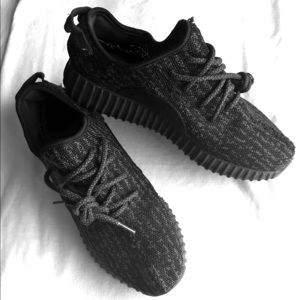 Adidas Yeezy Boost 350 (Pirate Black, Size 7.5 W)